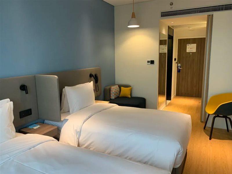 Holiday Inn Express Shanghai Baoyang By Ihg מראה חיצוני תמונה