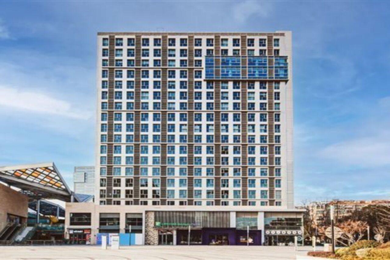 Holiday Inn Express Shanghai Baoyang By Ihg מראה חיצוני תמונה